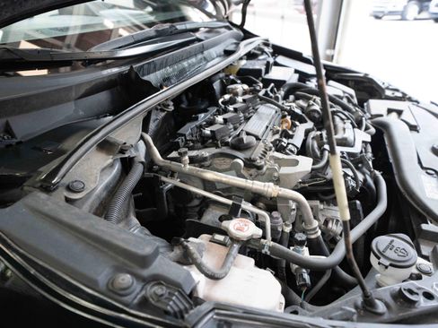 Used 2024 Toyota Corolla SE FWD image 31