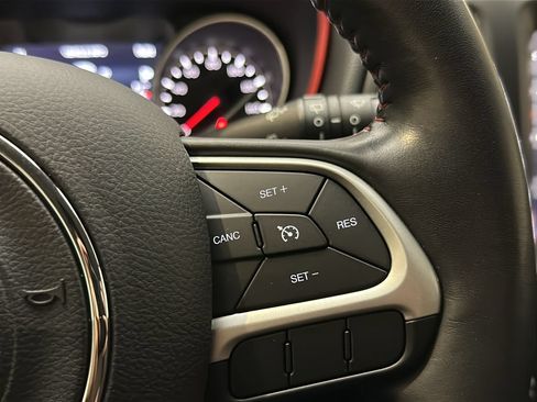 Used 2019 Jeep Compass Trailhawk w/ Cold Weather Group AWD/4WD image 23