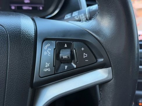 Used 2020 Chevrolet Trax LT w/ LT Convenience Package image 23