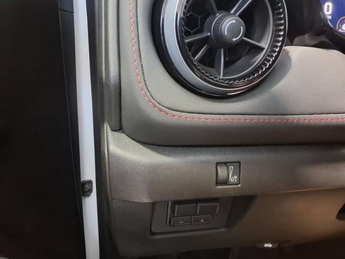 Used 2024 Chevrolet Colorado Z71 w/ Z71 Convenience Package 2 AWD/4WD image 13