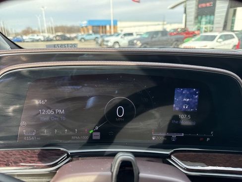 Used 2023 Cadillac Escalade ESV Sport Platinum w/ LPO, ONYX Package image 26