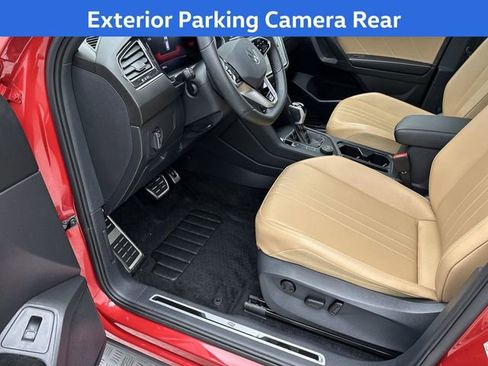 Used 2024 Volkswagen Tiguan SE R-Line image 13