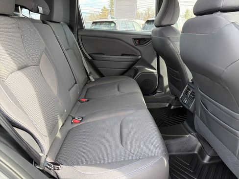 Used 2025 Subaru Forester Premium image 36