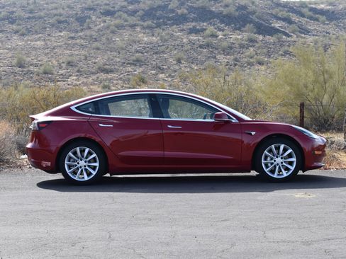 Used 2018 Tesla Model 3 Long Range RWD image 7