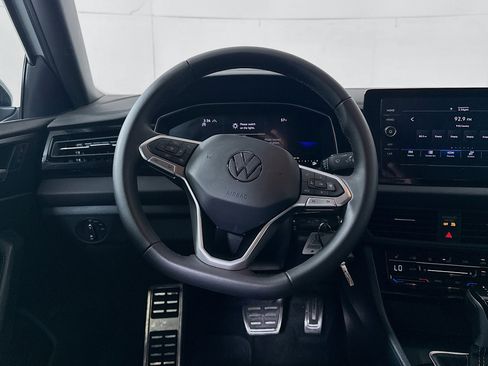 Used 2025 Volkswagen Jetta Sport image 18