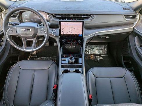 New 2025 Jeep Grand Cherokee Limited w/ Black Appearance Package image 27