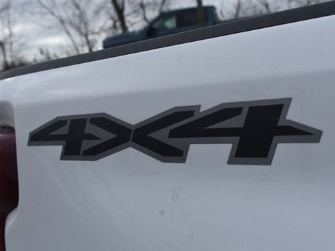 Used 2025 Chevrolet Silverado 2500 Custom w/ Custom Value Package image 15