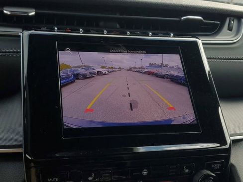 New 2025 Jeep Grand Cherokee Altitude image 28