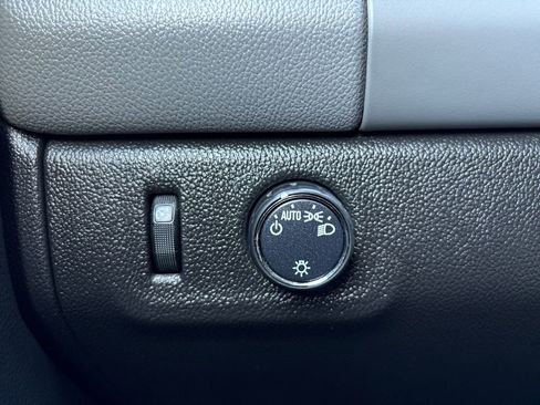 Used 2020 Chevrolet Colorado W/T w/ WT Convenience Package image 3