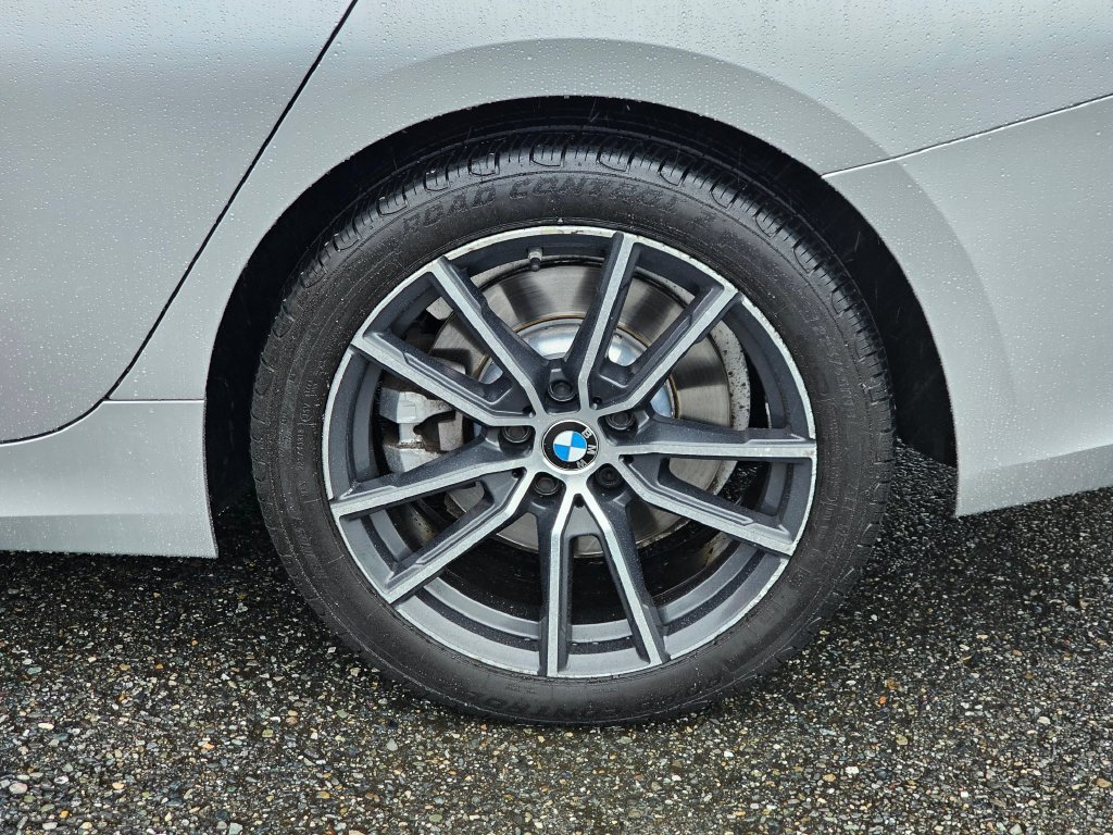 Used 2019 BMW 330i xDrive Sedan w/ Convenience Package AWD/4WD image 9
