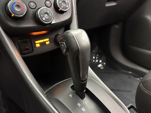 Used 2019 Chevrolet Trax LT w/ LT Convenience Package image 14
