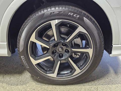 New 2025 Audi Q3 2.0T Premium Plus image 9