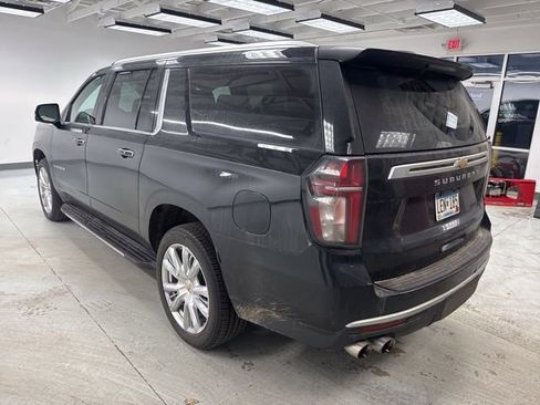 Used 2023 Chevrolet Suburban High Country image 8