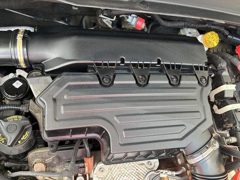 Used 2022 Jeep Renegade Latitude AWD/4WD image 27