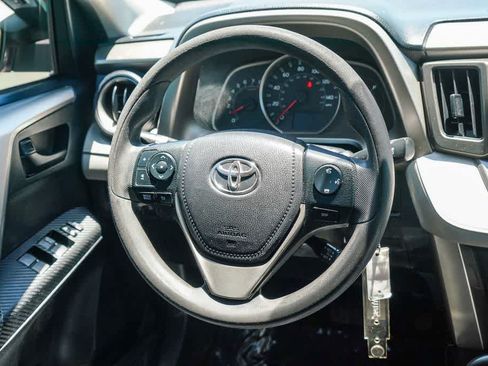 Used 2014 Toyota RAV4 LE FWD image 14