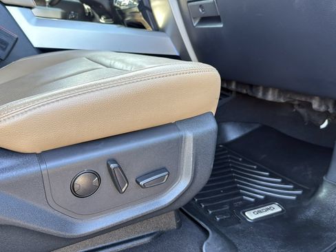 Used 2022 Ford F250 Lariat w/ Lariat Ultimate Package AWD/4WD image 25