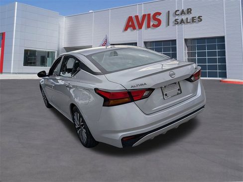 Used 2024 Nissan Altima 2.5 SV image 9