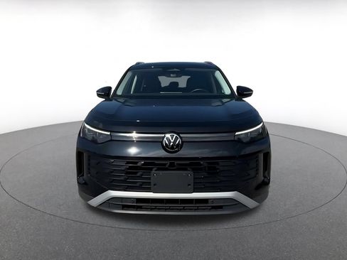 Used 2026 Volkswagen Tiguan SE AWD/4WD image 4