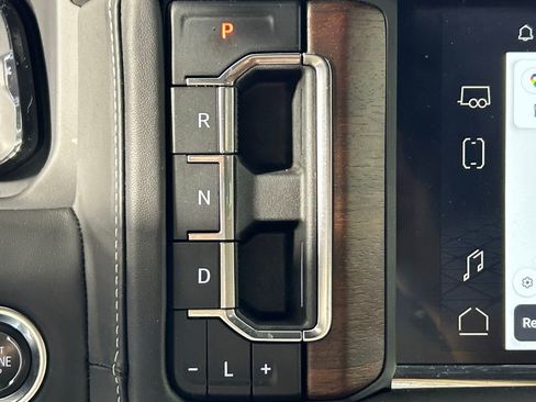 Used 2024 GMC Yukon Denali Ultimate image 28