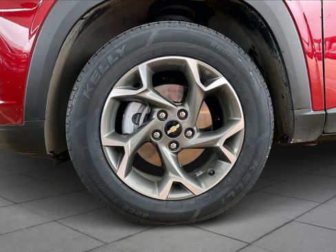 Certified 2025 Chevrolet Trax LT image 12