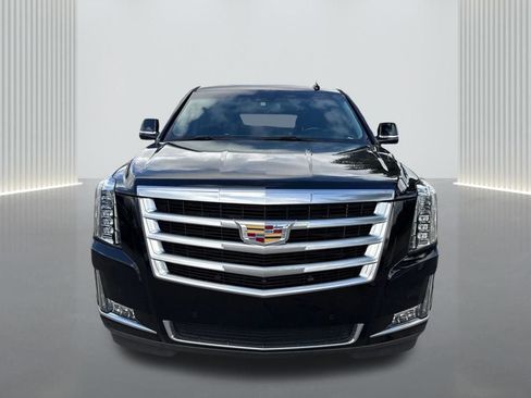 Used 2019 Cadillac Escalade ESV Luxury image 2