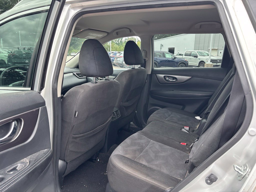 Used 2016 Nissan Rogue SV AWD/4WD image 7