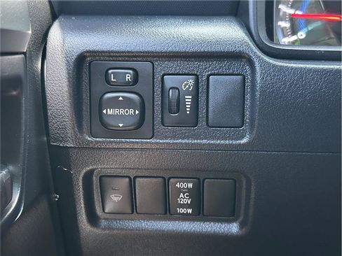 Used 2017 Toyota 4Runner SR5 Premium AWD/4WD image 28