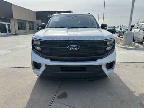 Used 2025 Ford Expedition Max Active image 8