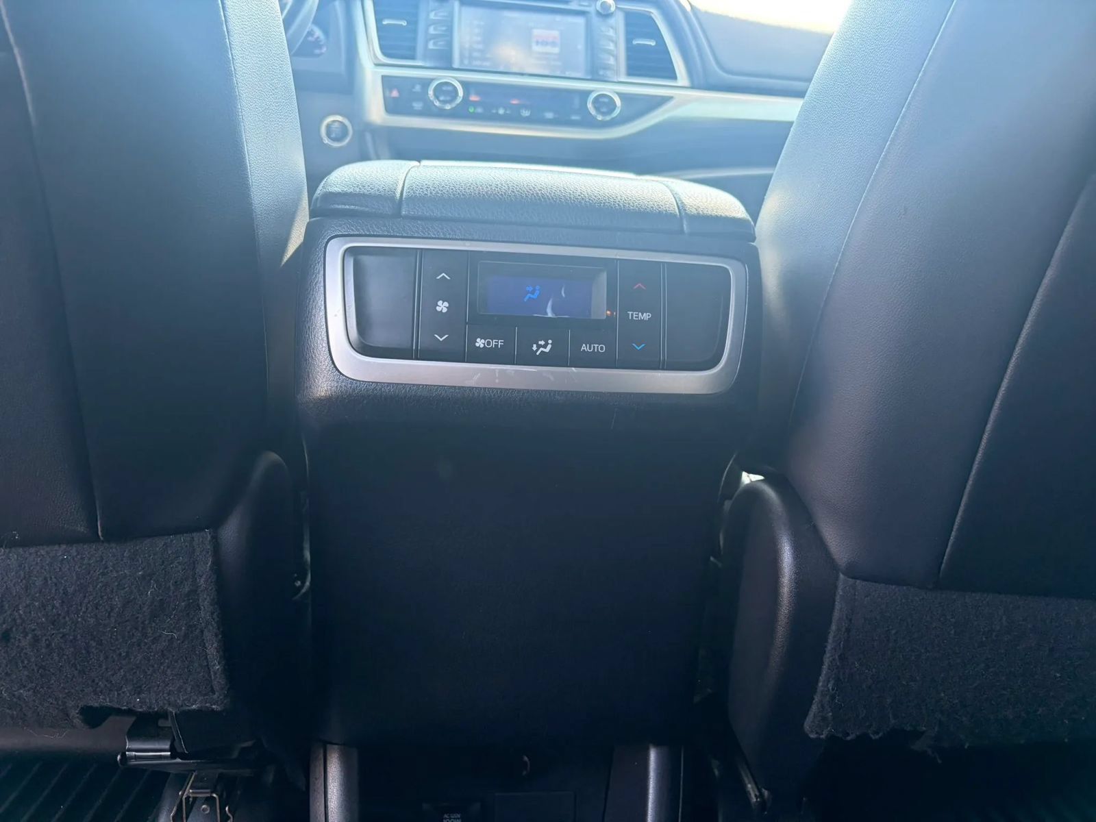 Used 2015 Toyota Highlander XLE AWD/4WD image 27