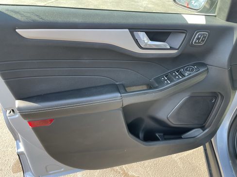 Used 2022 Ford Escape SEL w/ Technology Package image 12