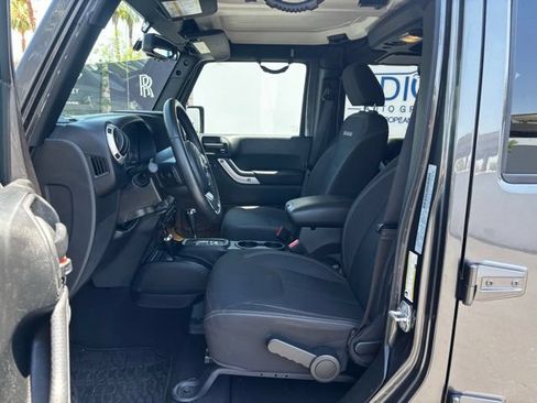 Used 2018 Jeep Wrangler Unlimited Sahara w/ Max Tow Package AWD/4WD image 10