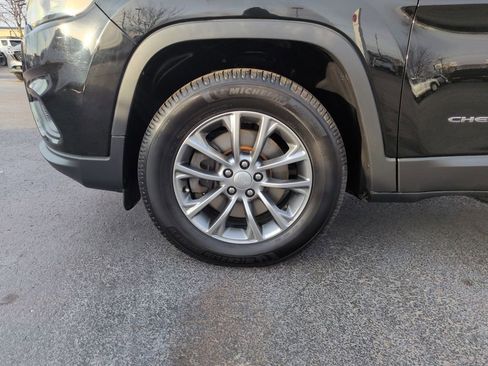 Used 2020 Jeep Cherokee Latitude Plus w/ Comfort/Convenience Group image 27