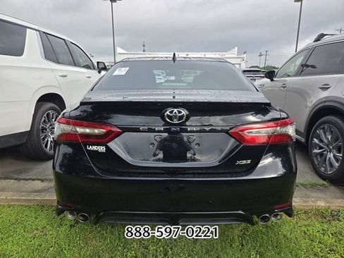 Used 2019 Toyota Camry XSE FWD image 5