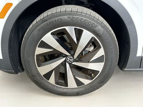 Used 2023 Volkswagen ID.4 Pro AWD/4WD image 8