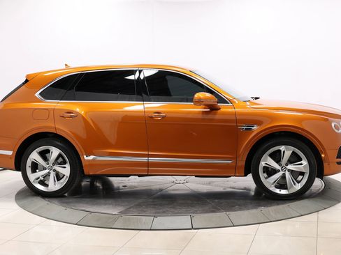 Used 2019 Bentley Bentayga image 66