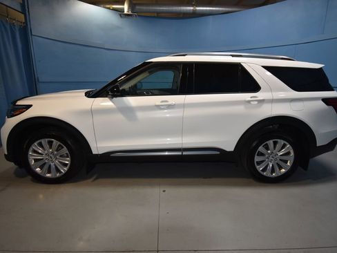Used 2025 Ford Explorer Platinum w/ LUX Leather Package image 30