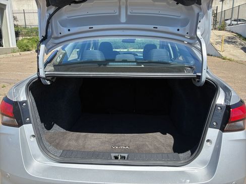 Used 2025 Nissan Versa SV FWD image 29