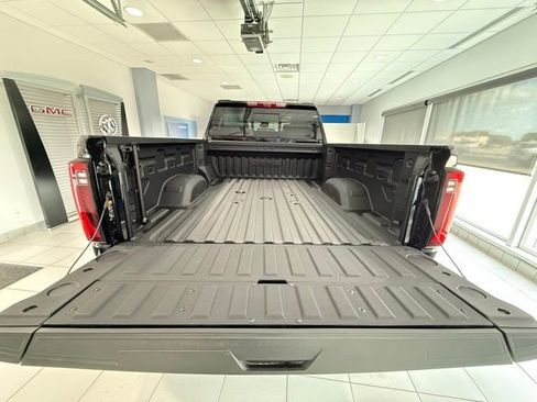 Used 2025 GMC Sierra 2500 Denali w/ Denali Reserve Package image 9