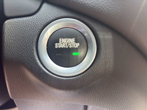 Used 2020 Chevrolet Equinox LT w/ Sport Edition FWD image 23