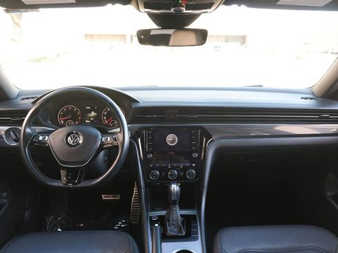 Used 2022 Volkswagen Passat 2.0T R-Line image 25