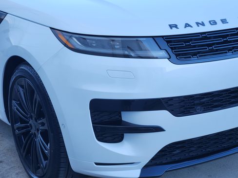 New 2026 Land Rover Range Rover Sport Dynamic SE image 8