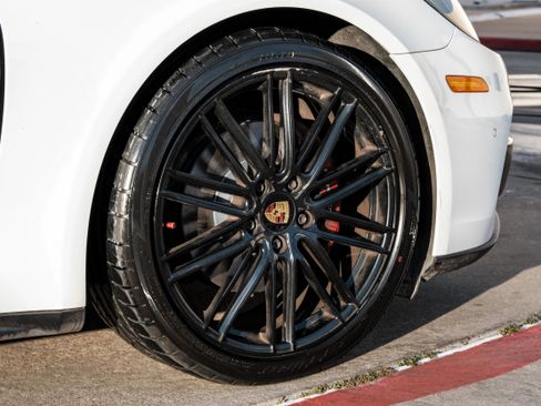 Used 2018 Porsche Panamera image 60