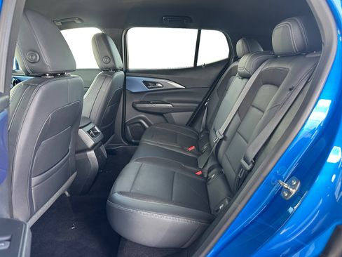 Used 2024 Chevrolet Equinox EV LT FWD image 13