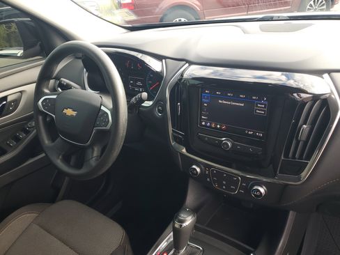 Used 2020 Chevrolet Traverse LS image 7