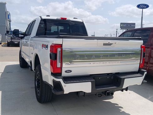 Used 2024 Ford F250 Platinum AWD/4WD image 8