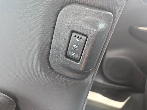 Used 2013 Nissan Leaf S image 16