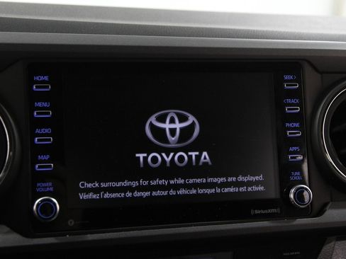 Used 2023 Toyota Tacoma TRD Off-Road image 9