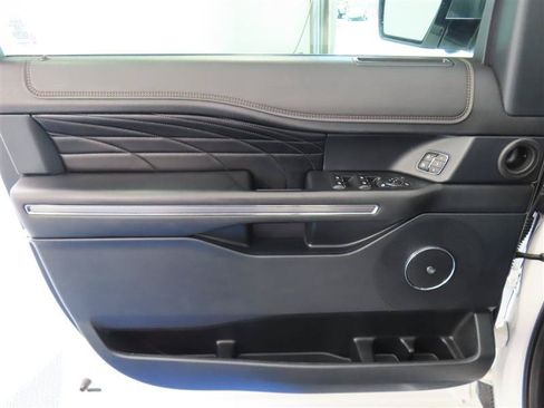 Used 2019 Ford Expedition Platinum AWD/4WD image 18
