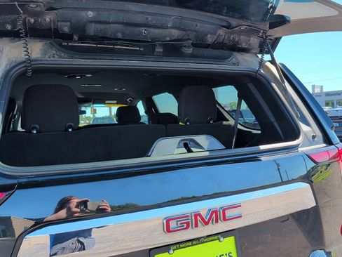 Used 2022 GMC Yukon SLE AWD/4WD image 9