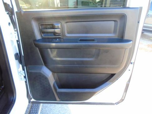 Used 2017 RAM 3500 Tradesman w/ Chrome Appearance Group image 32